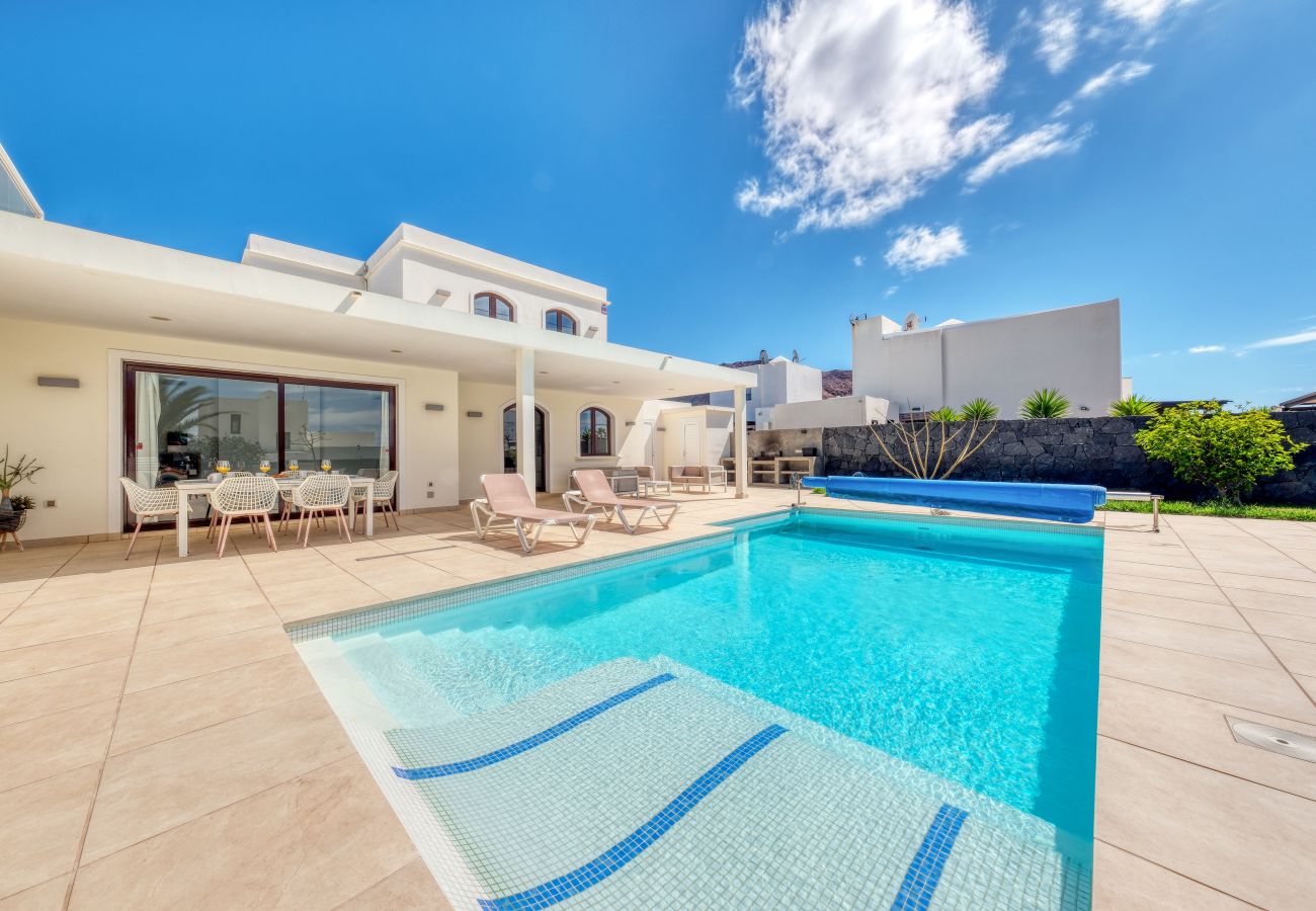Casa en Playa Blanca - Casa Malvasía • Pool • 900M de la playa • LVH