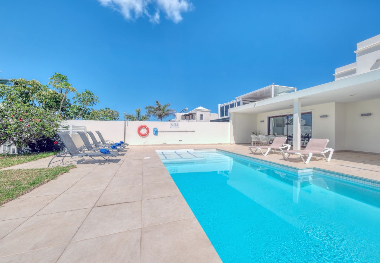 Casa en Playa Blanca - Casa Malvasía • Pool • 900M de la playa • LVH