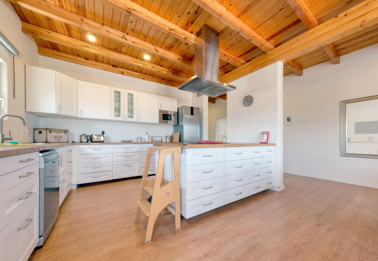 Casa en Costa Teguise - Chalet Emily - Alpine Chic • Jacuzzi • BBQ 