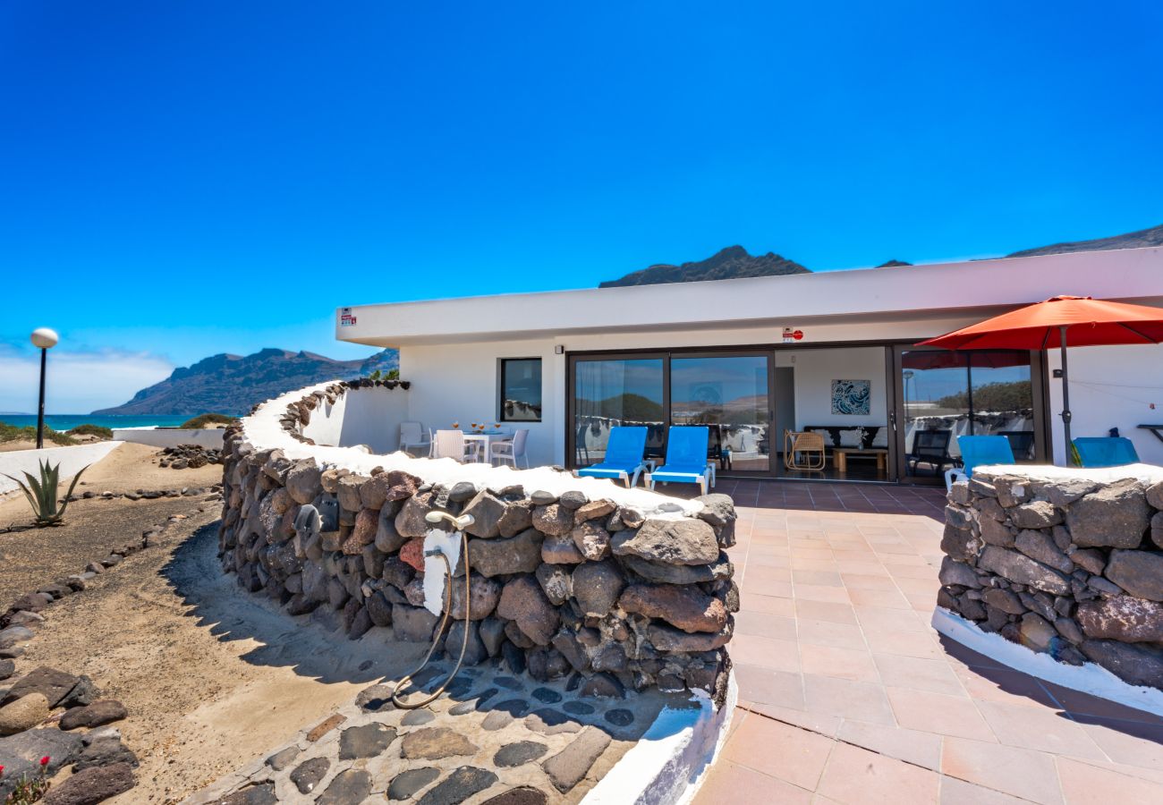 Casa en  Famara - Quicksand • Ocean views • Beach 1 min • LVH