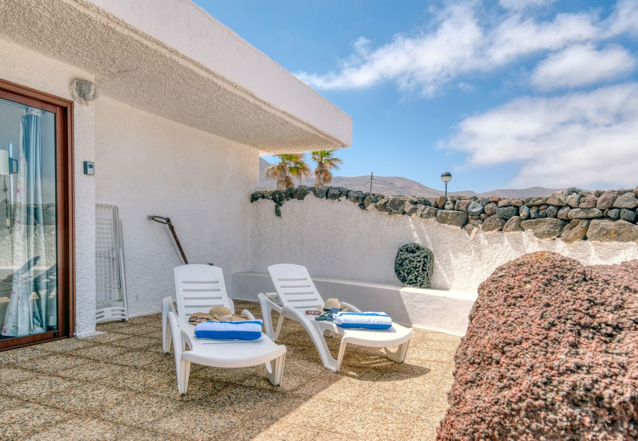 Casa en  Famara - First Line of the Sea • Vista Mar • Playa 1 min