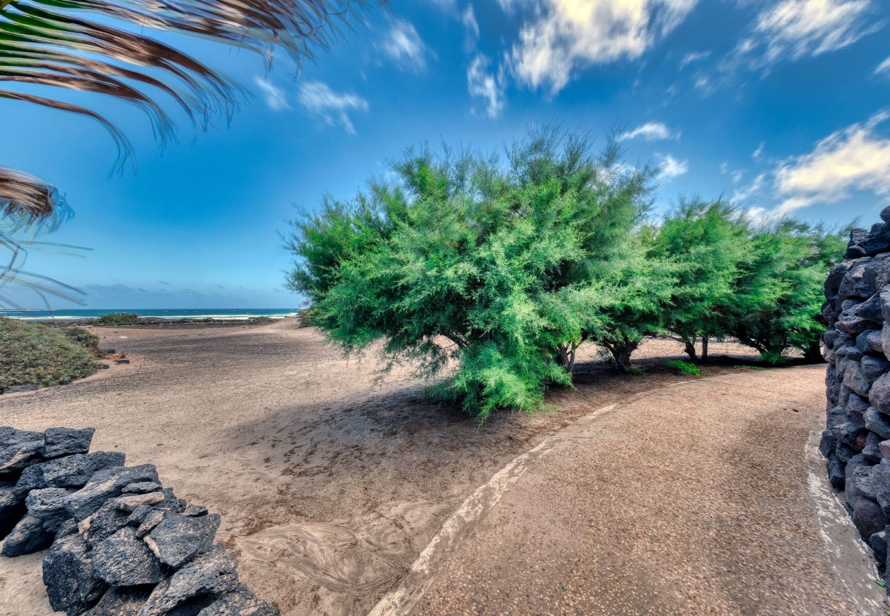 Casa en  Famara - First Line of the Sea • Vista Mar • Playa 1 min