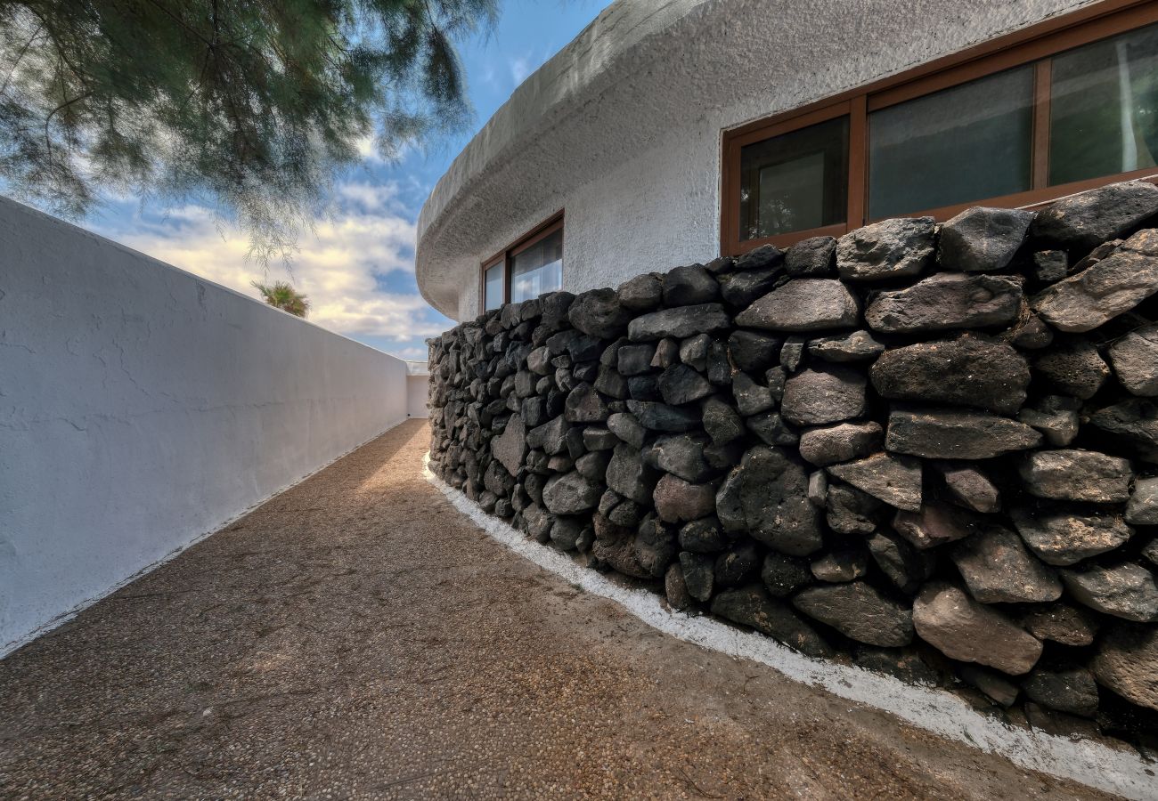 Casa en  Famara - First Line of the Sea • Vista Mar • Playa 1 min