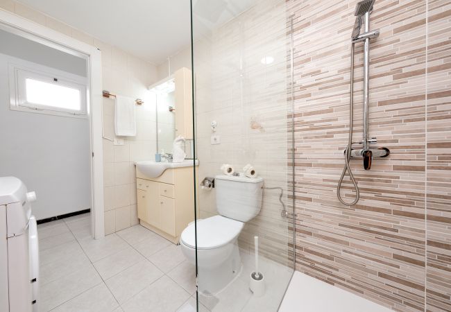 Ferienwohnung in Puerto del Carmen - Suite Helios - 500 m vom Strand, Glasfaser und Terrasse Ferienwohnung in Puerto del Carmen - Suite Helios - 500 m vom Strand, Glasfaser und Terrasse