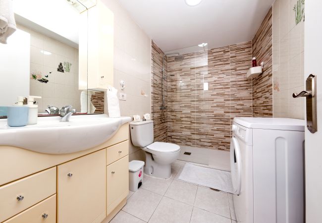 Ferienwohnung in Puerto del Carmen - Suite Helios - 500 m vom Strand, Glasfaser und Terrasse Ferienwohnung in Puerto del Carmen - Suite Helios - 500 m vom Strand, Glasfaser und Terrasse