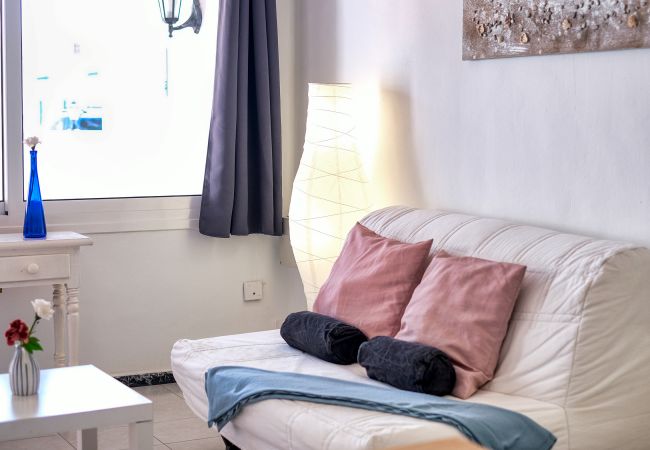 Ferienwohnung in Puerto del Carmen - Suite Helios - 500 m vom Strand, Glasfaser und Terrasse Ferienwohnung in Puerto del Carmen - Suite Helios - 500 m vom Strand, Glasfaser und Terrasse