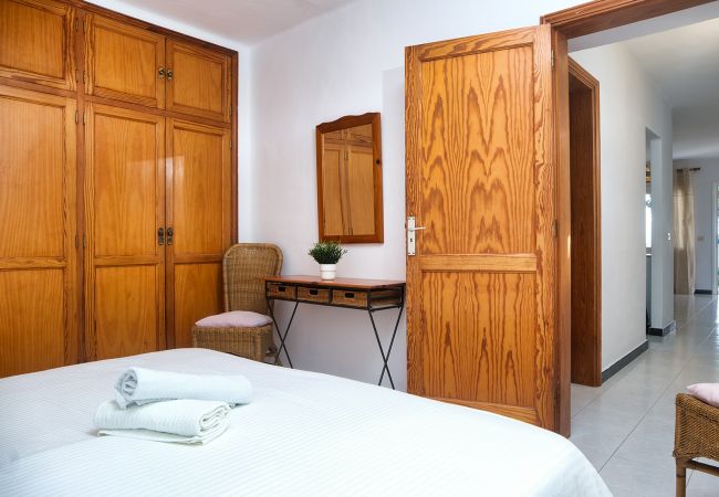 Ferienhaus in Puerto del Carmen - Suite Zefiro - 500m vom Strand, Terrasse und Glasfaser Ferienhaus in Puerto del Carmen - Suite Zefiro - 500m vom Strand, Terrasse und Glasfaser