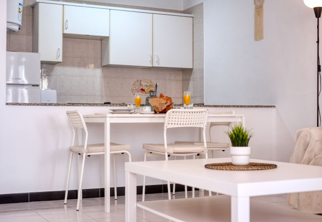 Ferienhaus in Puerto del Carmen - Suite Zefiro - 500m vom Strand, Terrasse und Glasfaser Ferienhaus in Puerto del Carmen - Suite Zefiro - 500m vom Strand, Terrasse und Glasfaser