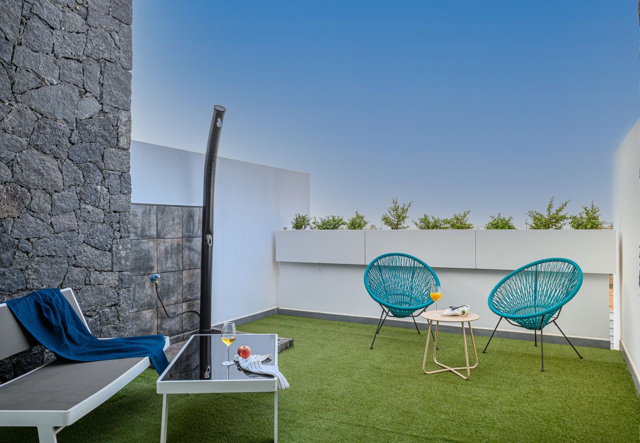 Ferienhaus in Playa Blanca - La Marinera House - Near the beach, fast wifi, air-con on main Bedroom and SAT tv