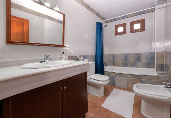 Ferienhaus in Costa Teguise - Casa Elin, Gemeinschaftspool, schnelles WLAN und ruhiger Ort Ferienhaus in Costa Teguise - Casa Elin, Gemeinschaftspool, schnelles WLAN und ruhiger Ort