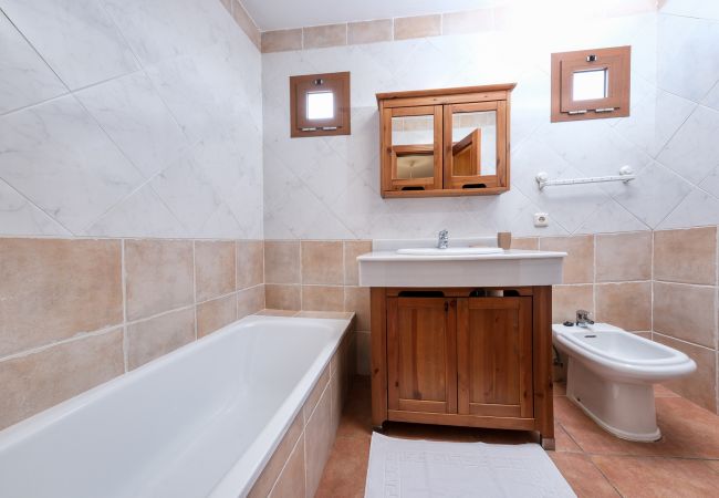 Ferienhaus in Costa Teguise - Casa Elin, Gemeinschaftspool, schnelles WLAN und ruhiger Ort Ferienhaus in Costa Teguise - Casa Elin, Gemeinschaftspool, schnelles WLAN und ruhiger Ort