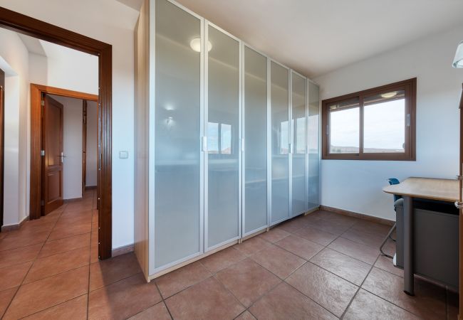 Ferienhaus in Costa Teguise - Casa Elin, Gemeinschaftspool, schnelles WLAN und ruhiger Ort Ferienhaus in Costa Teguise - Casa Elin, Gemeinschaftspool, schnelles WLAN und ruhiger Ort