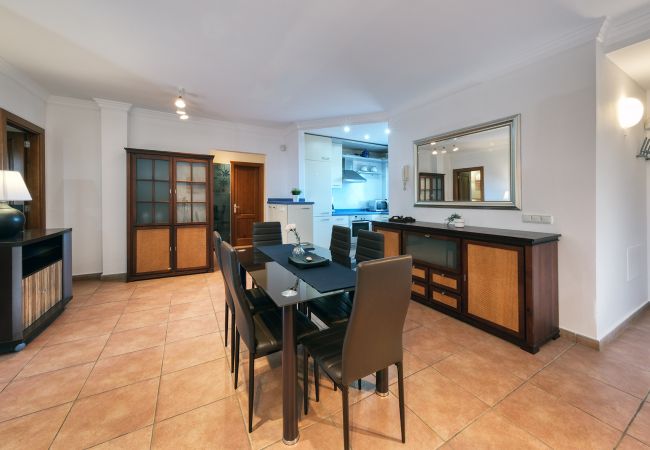 Ferienhaus in Costa Teguise - Casa Elin, Gemeinschaftspool, schnelles WLAN und ruhiger Ort Ferienhaus in Costa Teguise - Casa Elin, Gemeinschaftspool, schnelles WLAN und ruhiger Ort