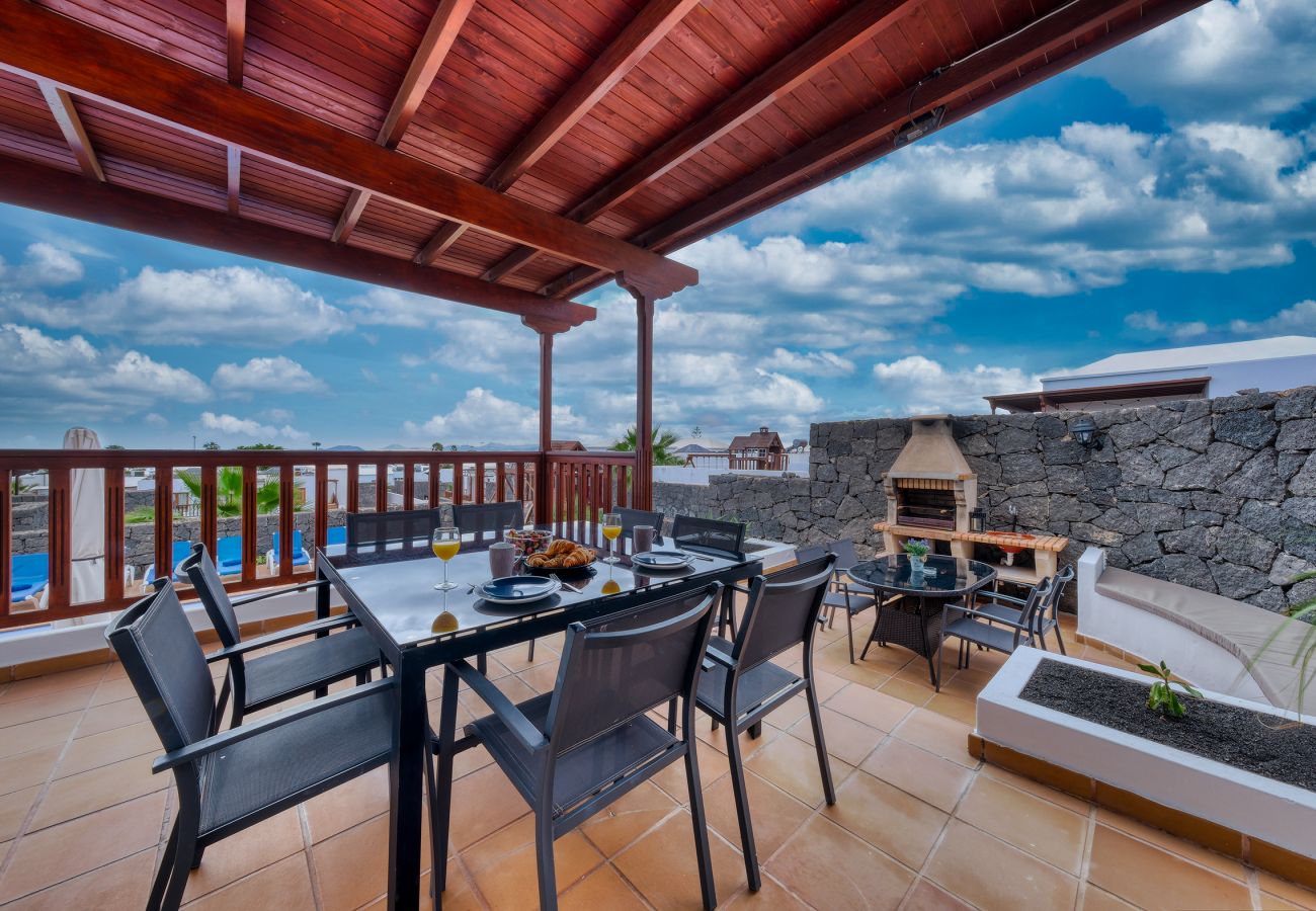 Villa in Playa Blanca - Villa Flavia - Private Pool, Jacuzzi, BBQ and Game Room By Lanzarote Vacation Home