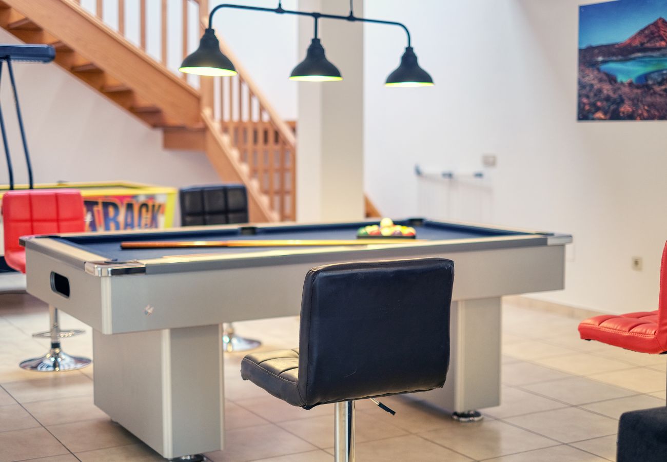 Villa in Playa Blanca - Villa Flavia - Private Pool, Jacuzzi, BBQ and Game Room By Lanzarote Vacation Home