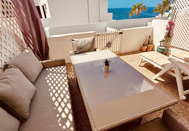 Studio in Puerto del Carmen - Suite Infinity Ocean - fantastischer Pool und Meerblick