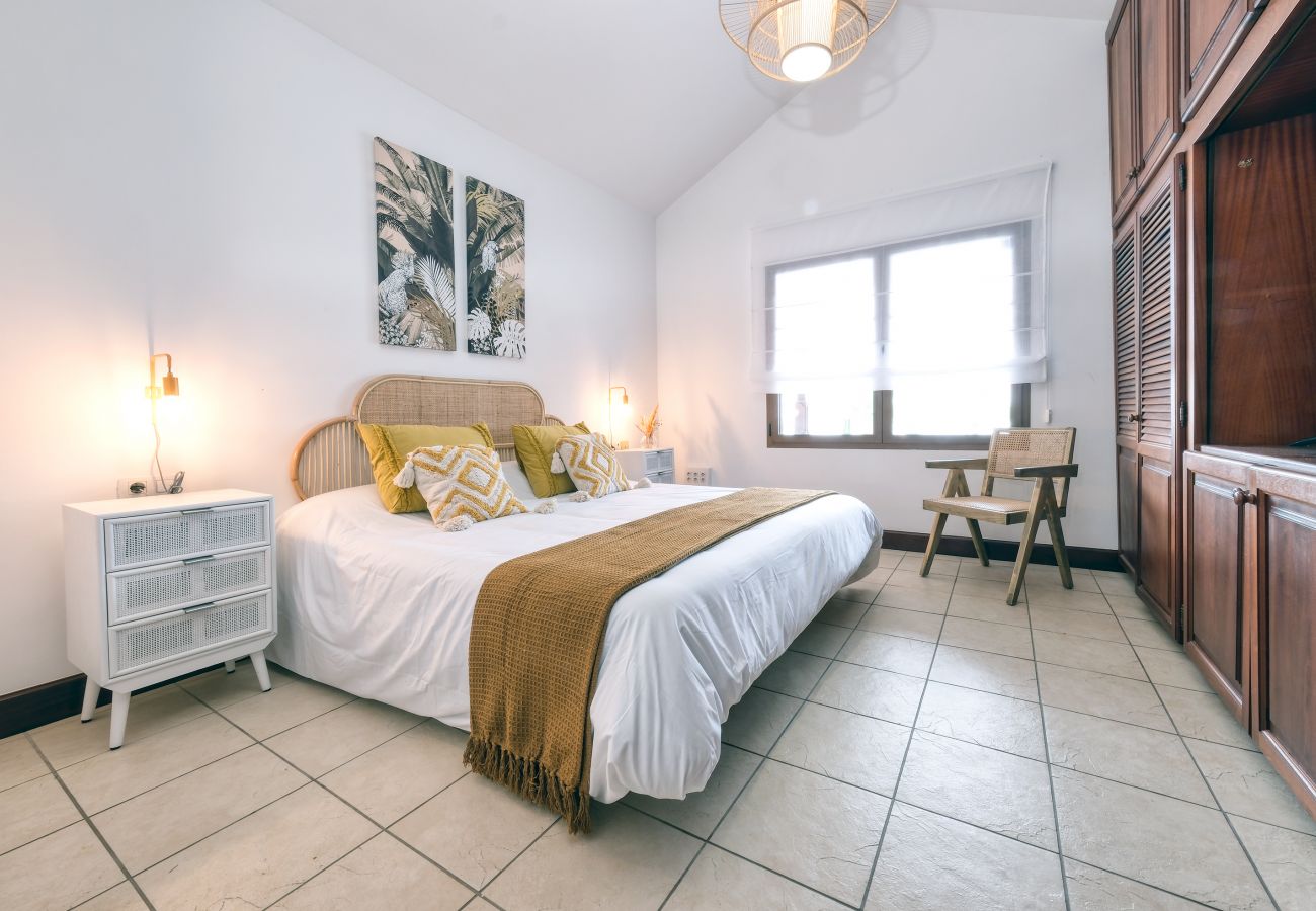 Ferienhaus in Puerto Calero - Casa Guayre - Pool, BBQ, AACC und Tischtennis By LVH