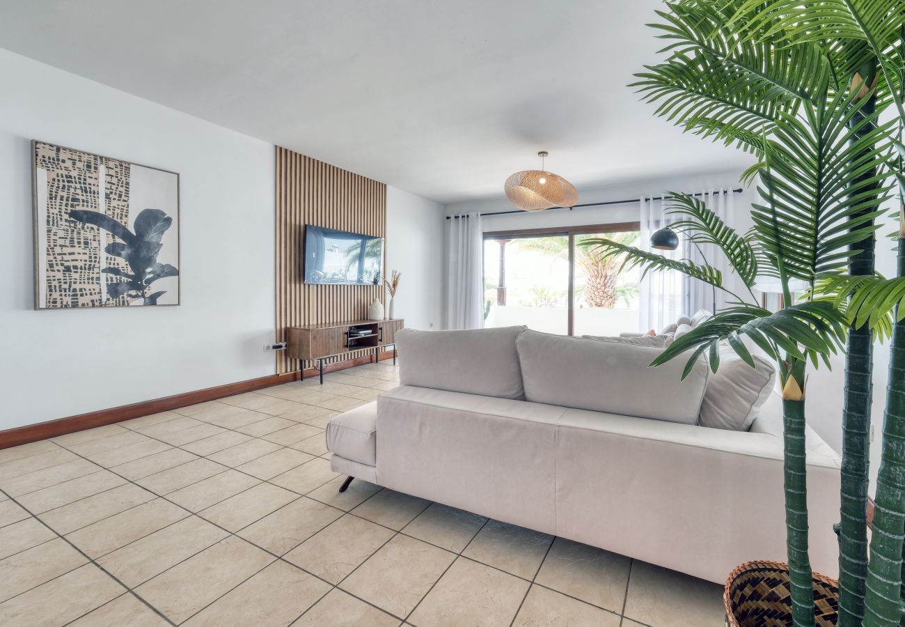 Ferienhaus in Puerto Calero - Casa Guayre - Pool, BBQ, AACC und Tischtennis By LVH