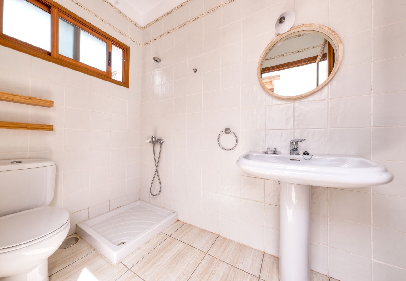 Ferienhaus in Puerto Calero - Casa Guayre - Pool, BBQ, AACC und Tischtennis By LVH