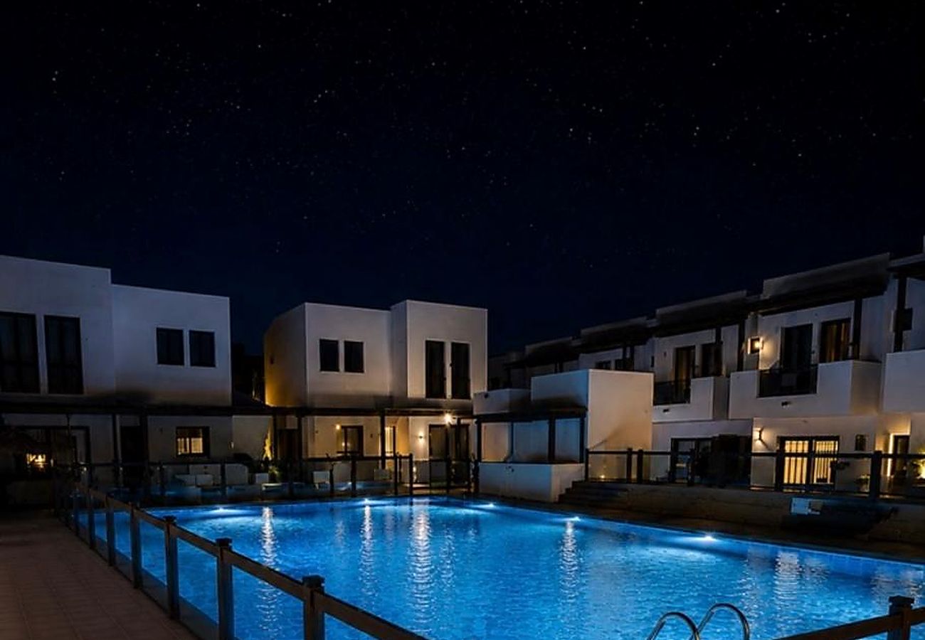 Ferienhaus in Puerto Calero - Casa Bleu - Duplex - Pool und BBQ By LVH