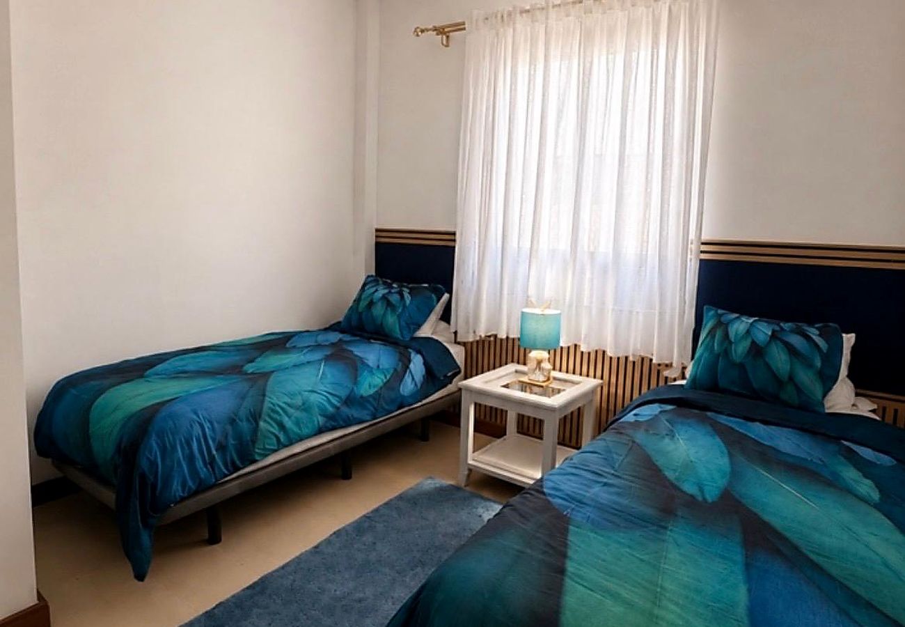 Ferienhaus in Puerto Calero - Casa Bleu - Duplex - Pool und BBQ By LVH