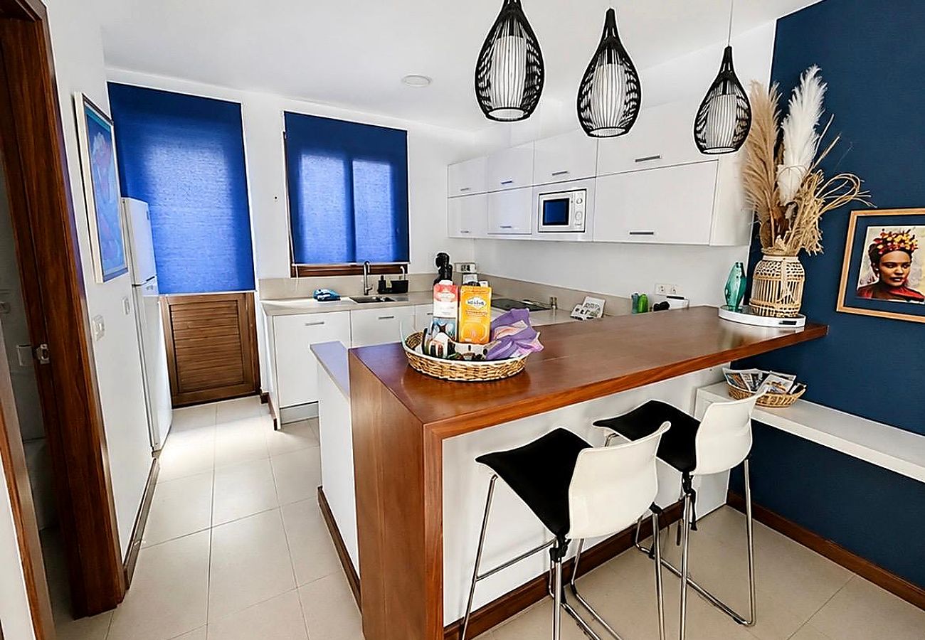 Ferienhaus in Puerto Calero - Casa Bleu - Duplex - Pool und BBQ By LVH