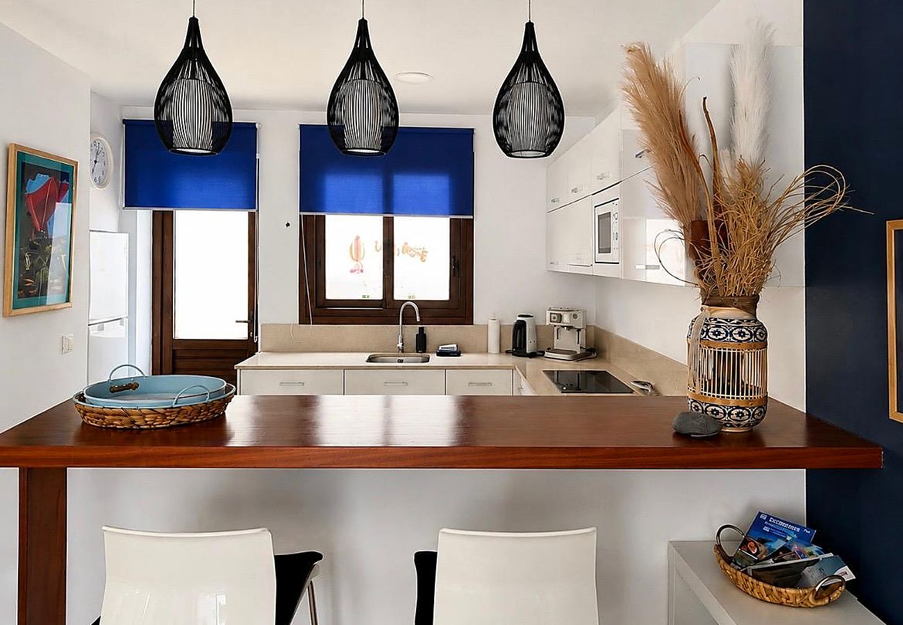 Ferienhaus in Puerto Calero - Casa Bleu - Duplex - Pool und BBQ By LVH