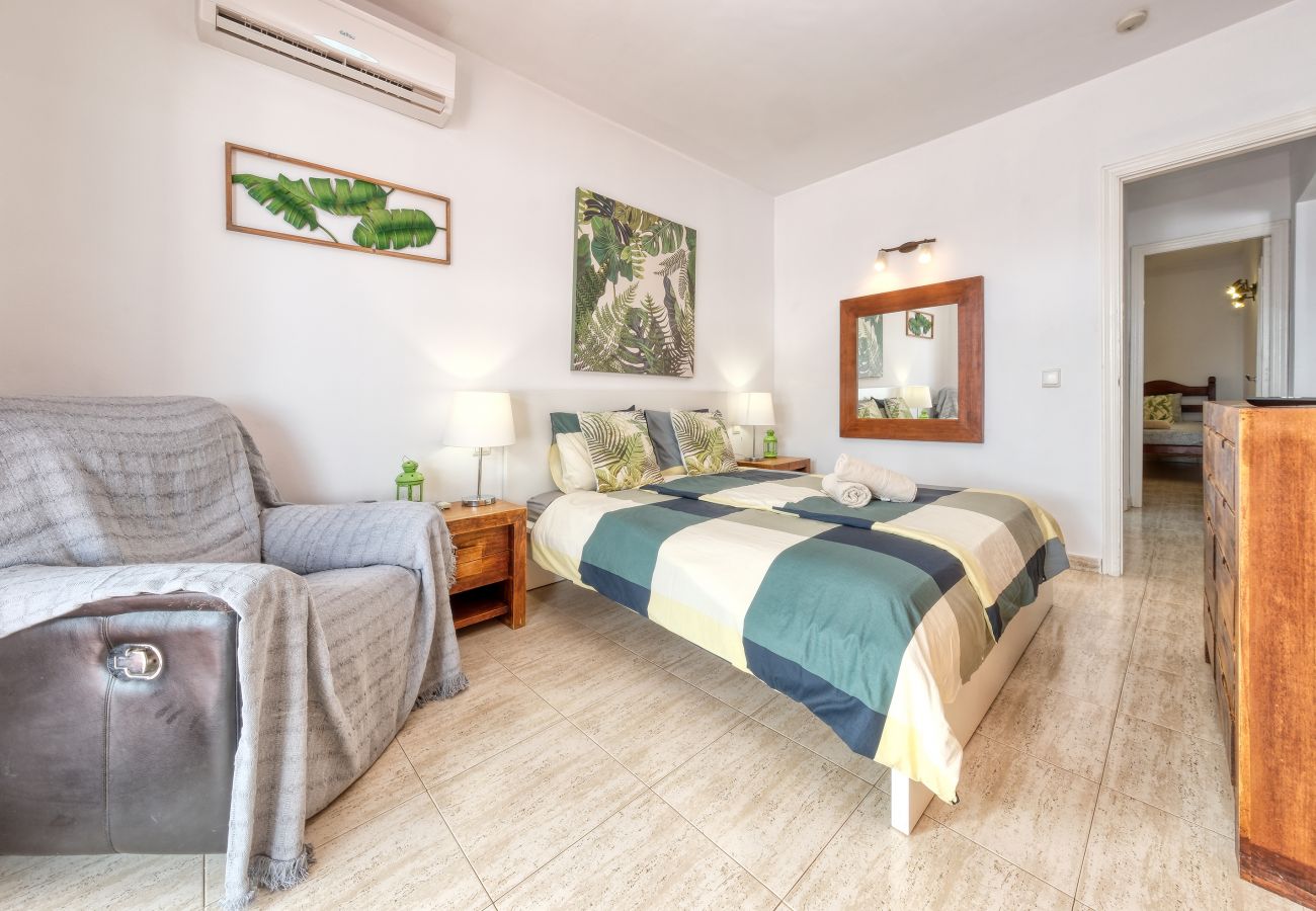 Villa in Playa Blanca - Villa Picasso - Private Pool, BBQ and Air-Con By Lanzarote Vacation Homes Villa in Playa Blanca - Villa Picasso - Private Pool, BBQ and Air-Con By Lanzarote Vacation Homes