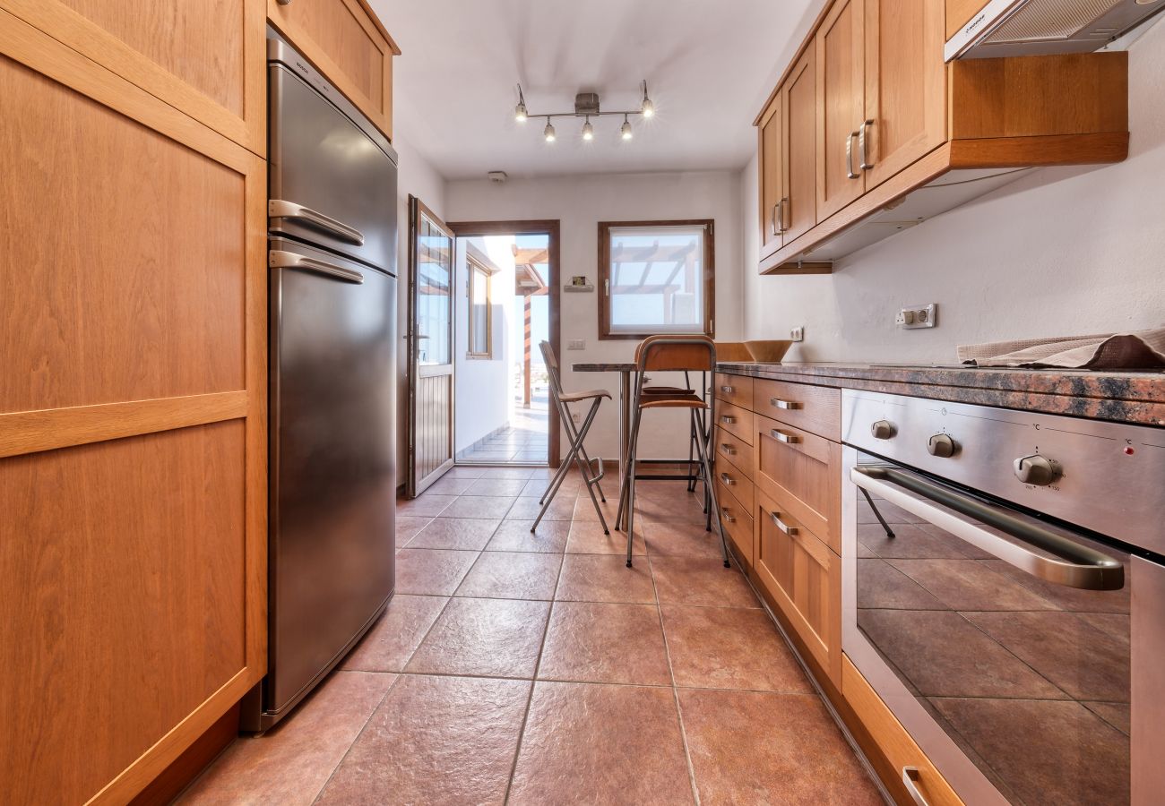 Ferienhaus in Playa Blanca - Lava and Sea - Pool, BBQ und Meerblick By LVH