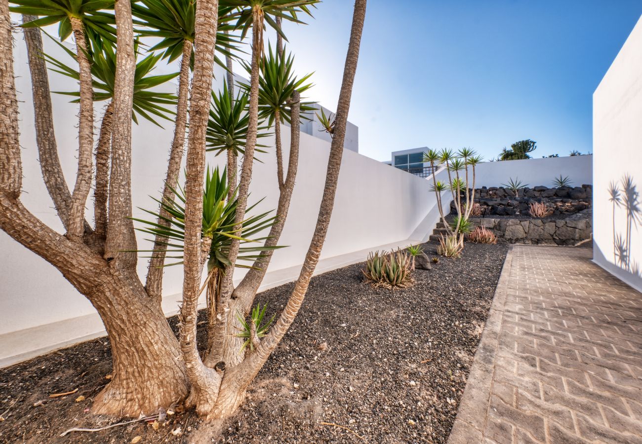 Ferienhaus in Playa Blanca - Lava and Sea - Pool, BBQ und Meerblick By LVH