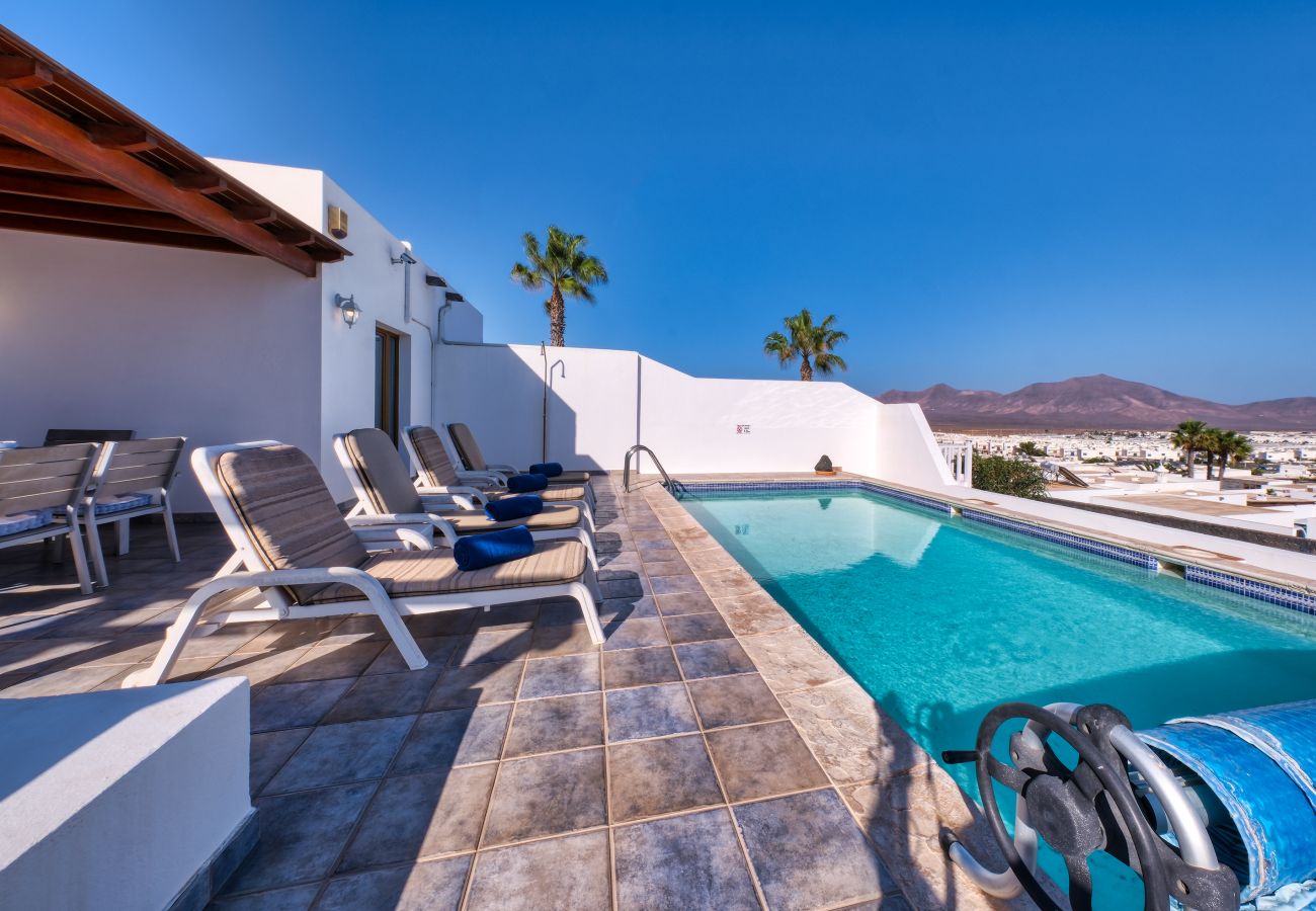 Ferienhaus in Playa Blanca - Lava and Sea - Pool, BBQ und Meerblick By LVH