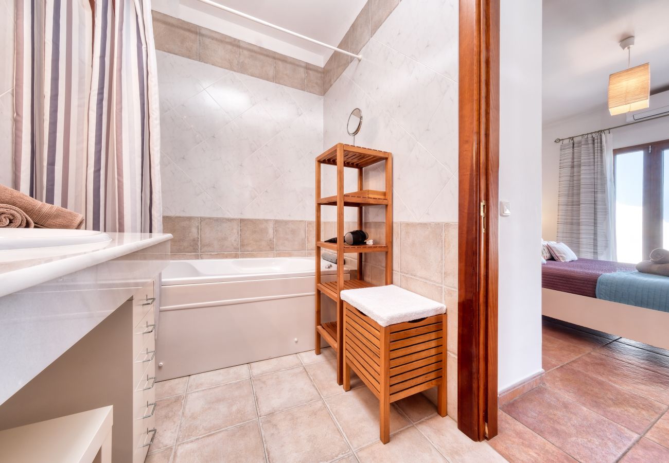 Ferienhaus in Playa Blanca - Lava and Sea - Pool, BBQ und Meerblick By LVH