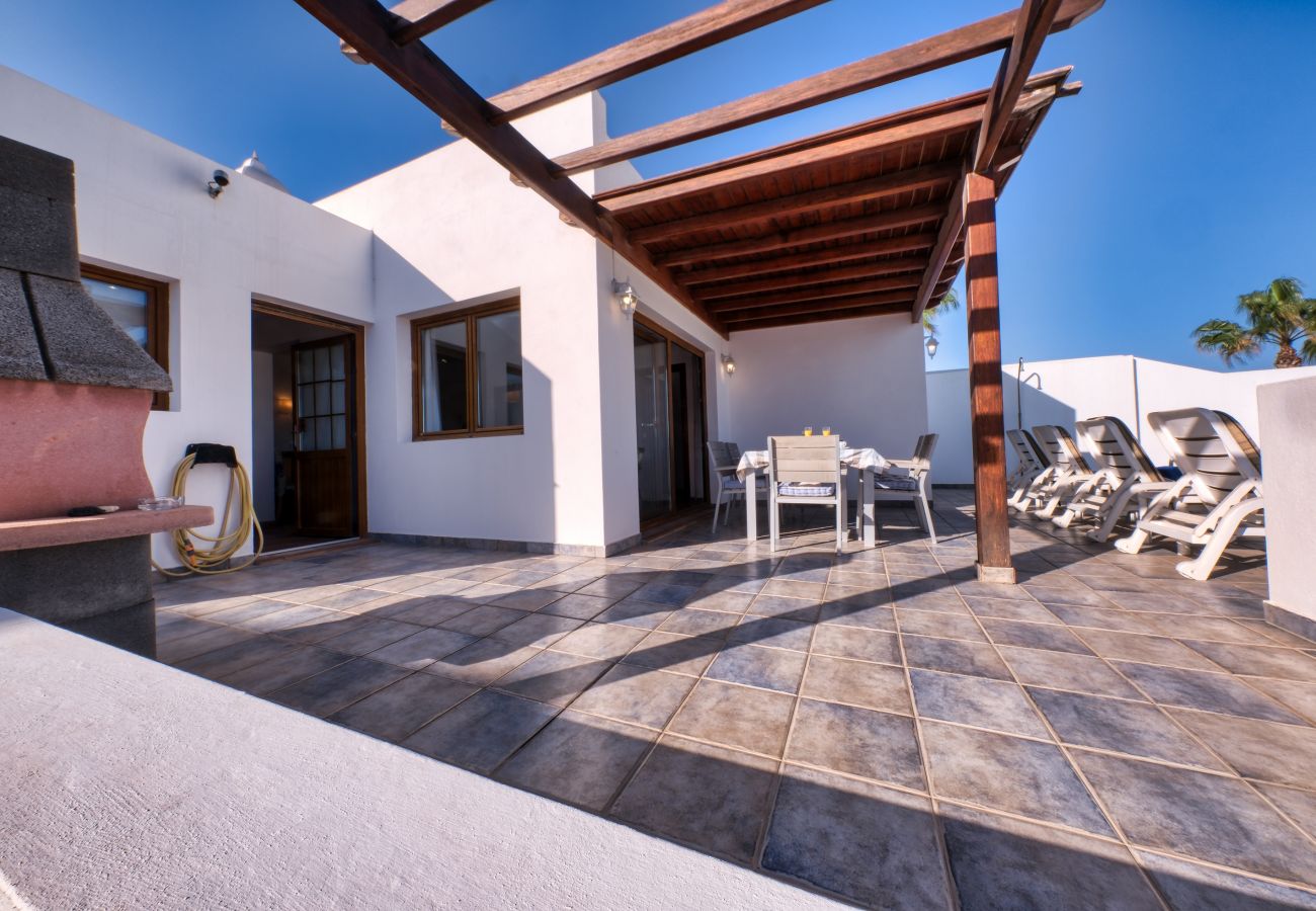 Ferienhaus in Playa Blanca - Lava and Sea - Pool, BBQ und Meerblick By LVH