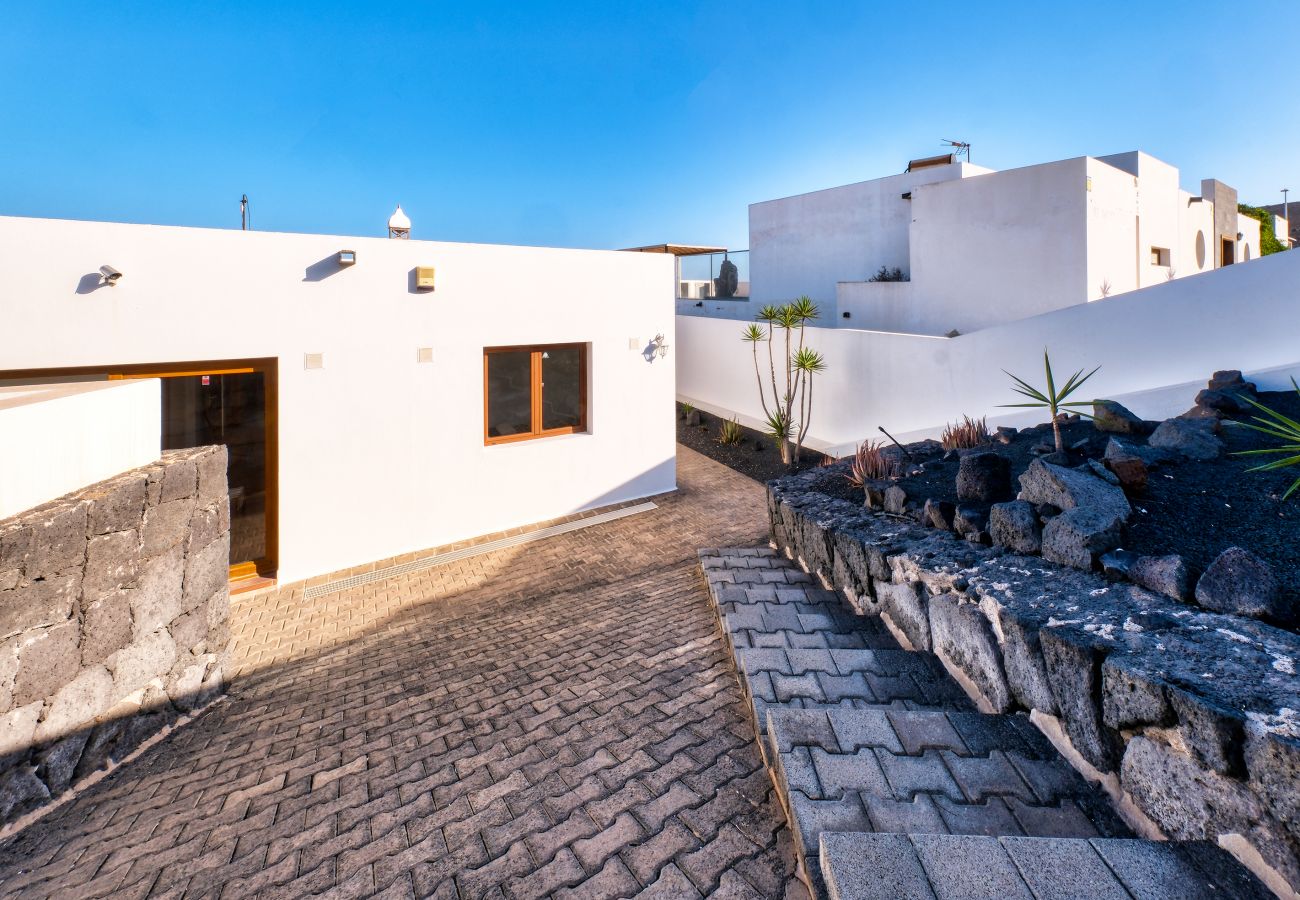 Ferienhaus in Playa Blanca - Lava and Sea - Pool, BBQ und Meerblick By LVH