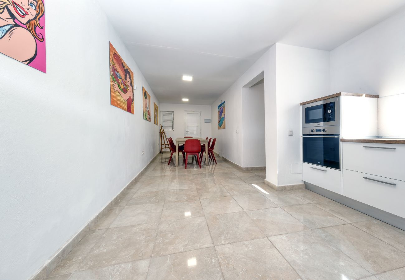 Villa in Puerto del Carmen - Villa Flaminia - Jacuzzi and Foosball - Just 400m from the Beach By Lanzarote Vacation Homes