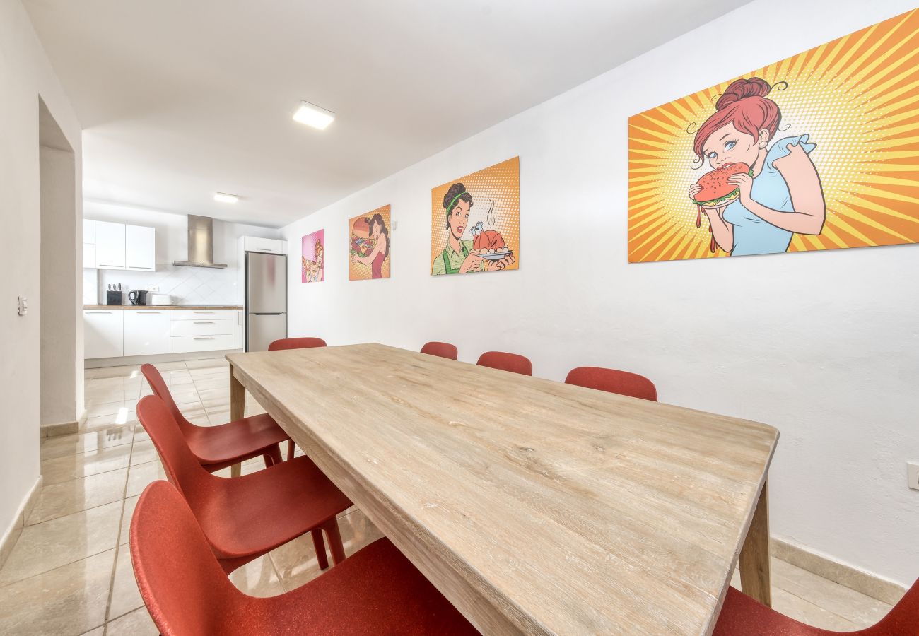 Villa in Puerto del Carmen - Villa Flaminia - Jacuzzi and Foosball - Just 400m from the Beach By Lanzarote Vacation Homes