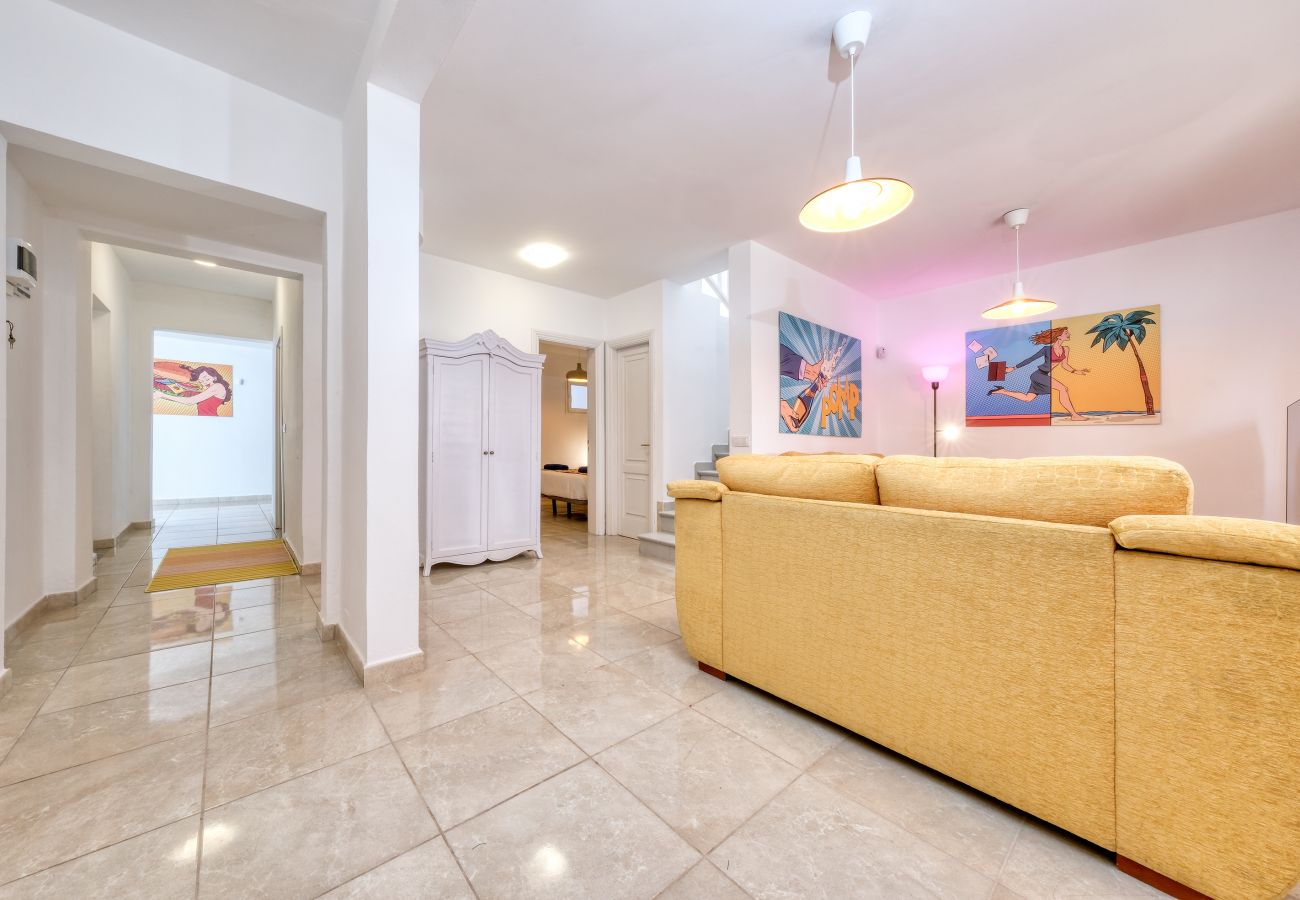 Villa in Puerto del Carmen - Villa Flaminia - Jacuzzi and Foosball - Just 400m from the Beach By Lanzarote Vacation Homes