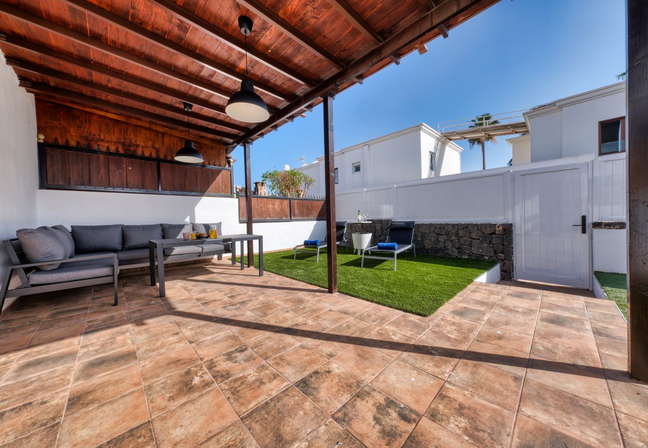 Villa in Puerto del Carmen - Villa Flaminia - Jacuzzi and Foosball - Just 400m from the Beach By Lanzarote Vacation Homes