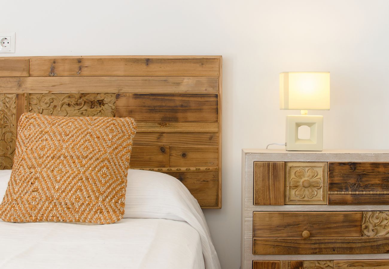 Ferienhaus in Puerto del Carmen - White Volcano • Pool and Gym • Beach 1 min • LVH