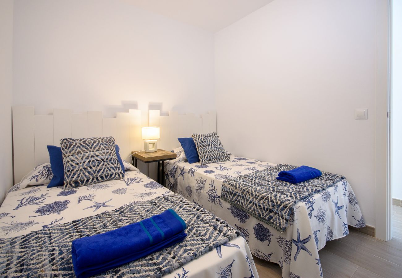 Ferienhaus in Puerto del Carmen - White Volcano • Pool and Gym • Beach 1 min • LVH