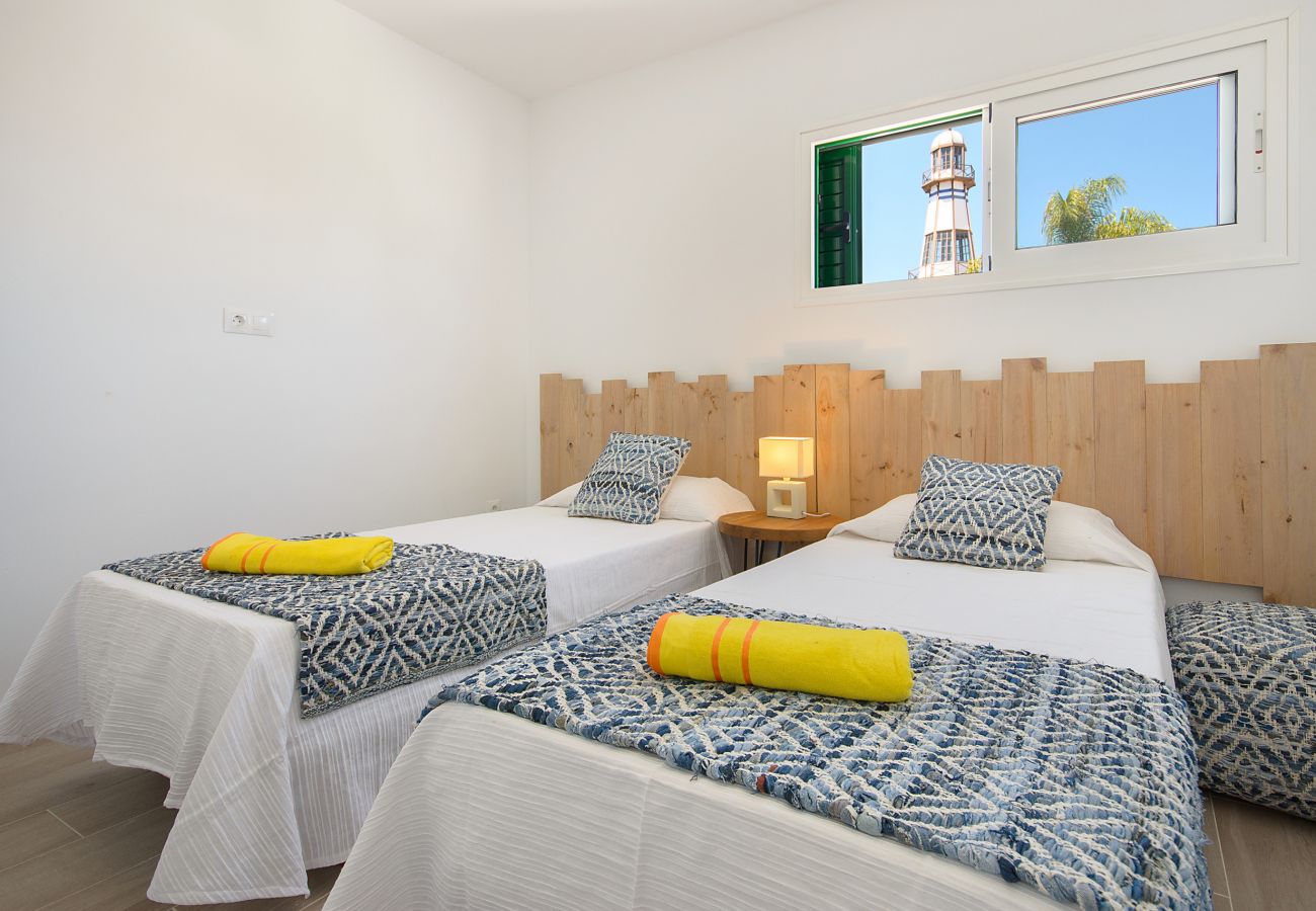 Ferienhaus in Puerto del Carmen - Orange Volcano - 200 m zum Strand - Pool und Gym