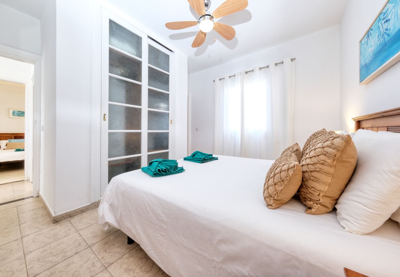 Villa in Playa Blanca - Blue Waves House - Heated Pool, BBQ and Bicycles By LVH