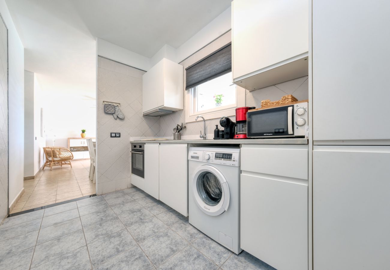 Villa in Playa Blanca - Blue Waves House - Heated Pool, BBQ and Bicycles By LVH