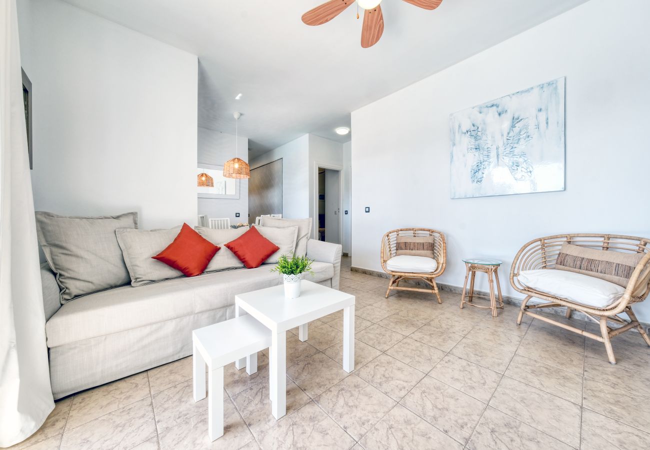 Villa in Playa Blanca - Blue Waves House - Heated Pool, BBQ and Bicycles By LVH