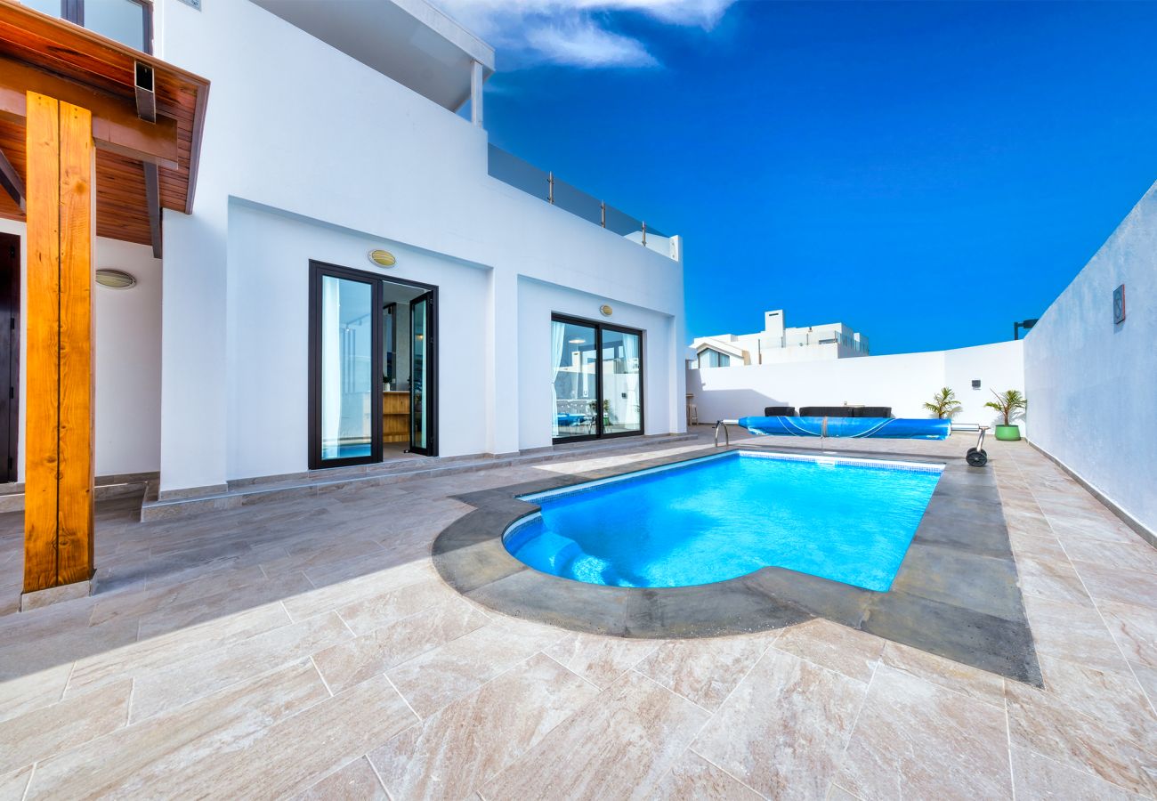 Villa in Playa Blanca - Villa Serenity Playa Blanca By Lanzarote Vacation Homes