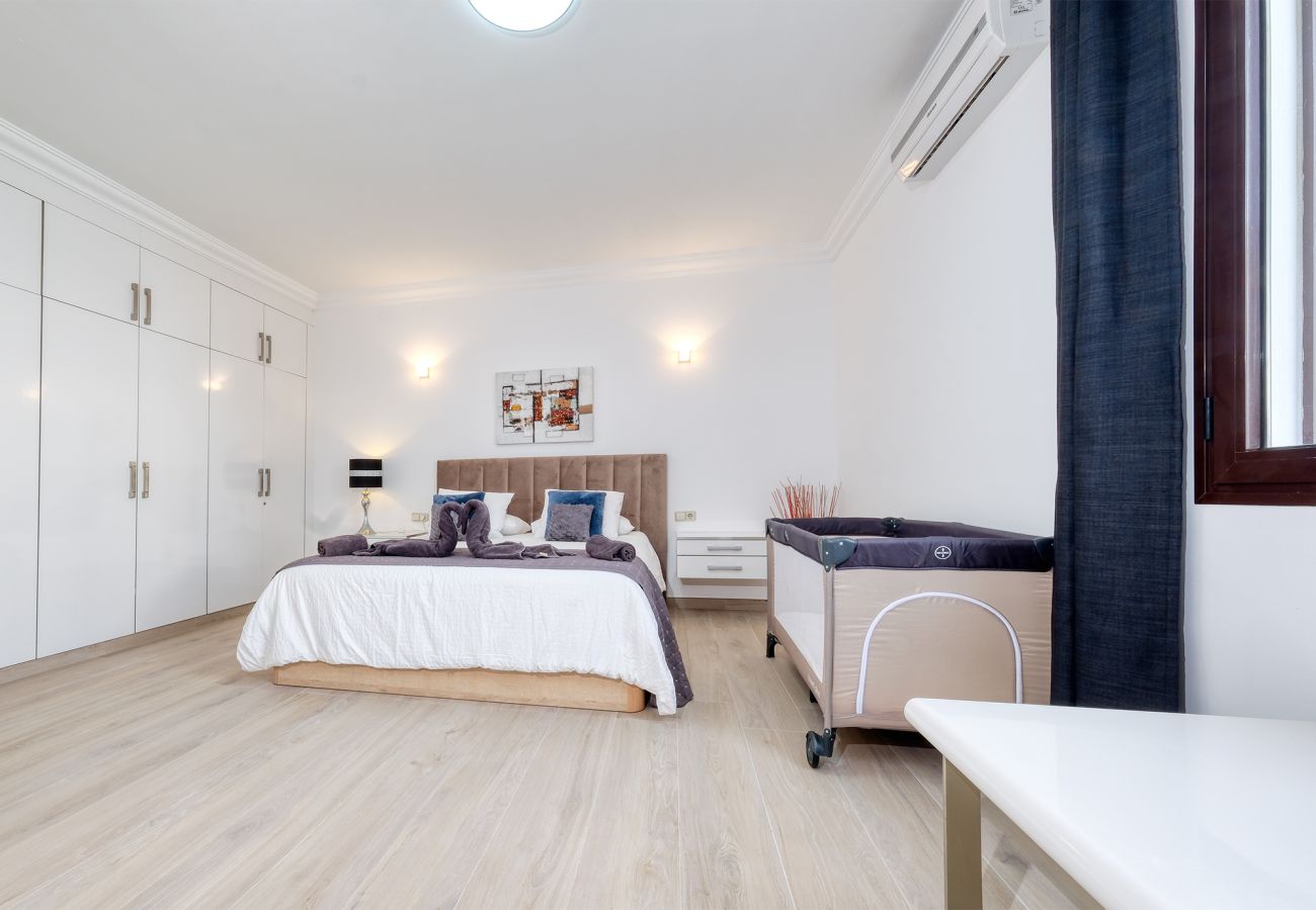 Villa in Playa Blanca - Villa Serenity Playa Blanca By Lanzarote Vacation Homes