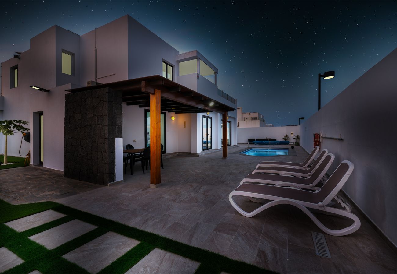 Villa in Playa Blanca - Villa Serenity Playa Blanca By Lanzarote Vacation Homes