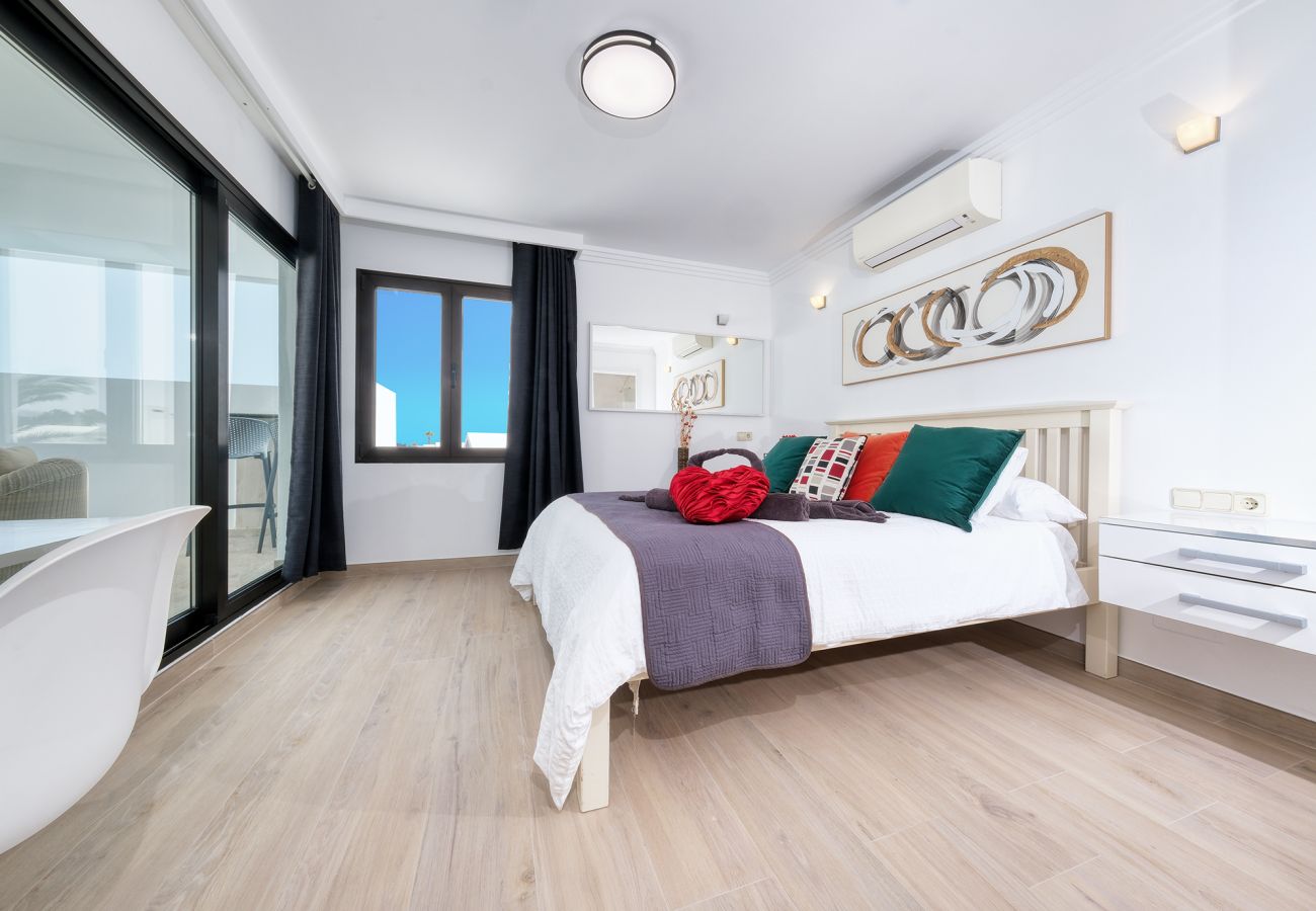 Villa in Playa Blanca - Villa Serenity Playa Blanca By Lanzarote Vacation Homes