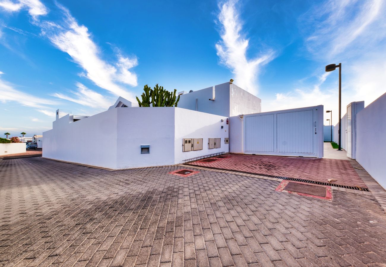 Villa in Playa Blanca - Villa Serenity Playa Blanca By Lanzarote Vacation Homes
