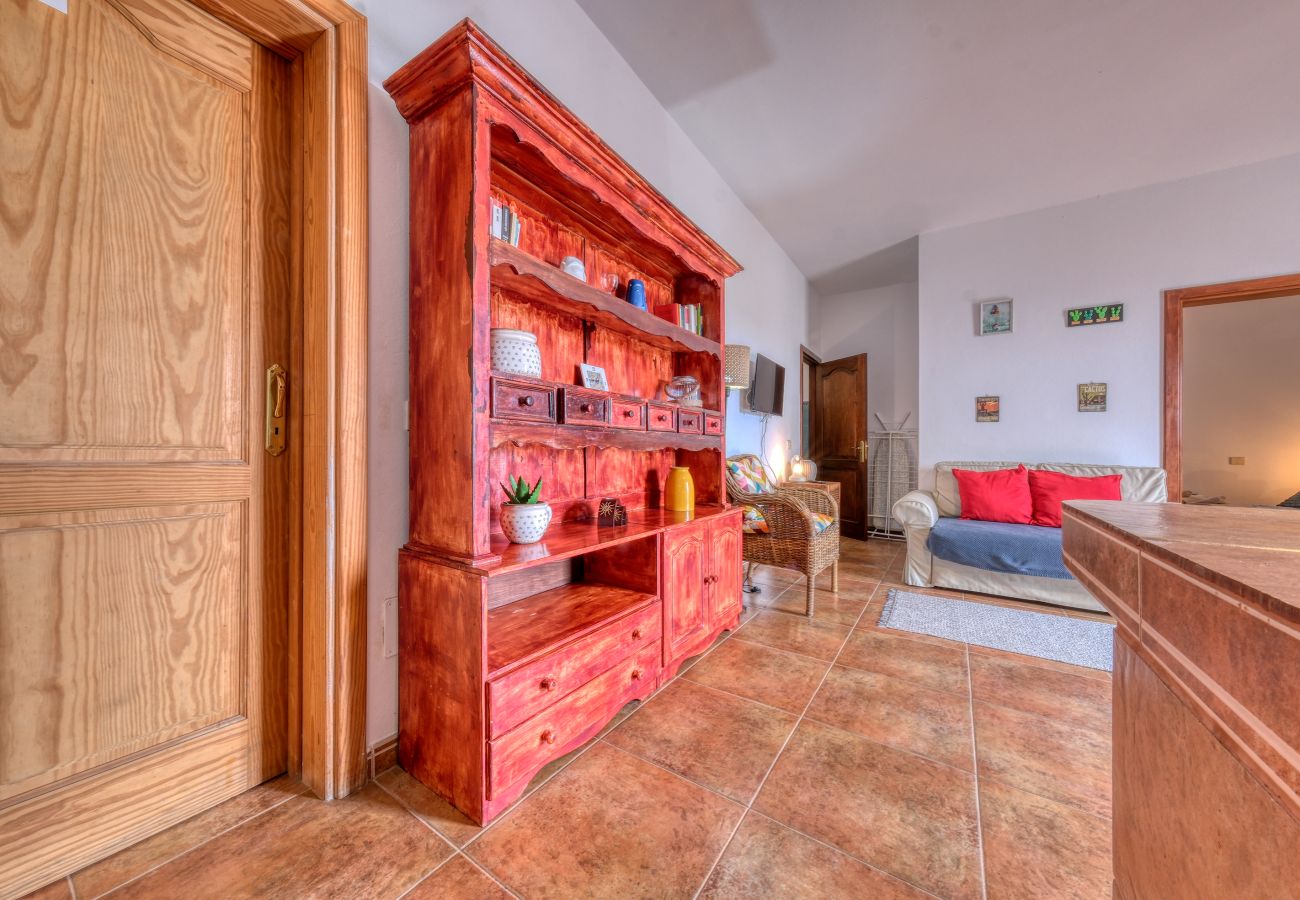 Ferienhaus in Tinajo - NoPasaNada: apartmento privado el Hierro, vistas al jardín